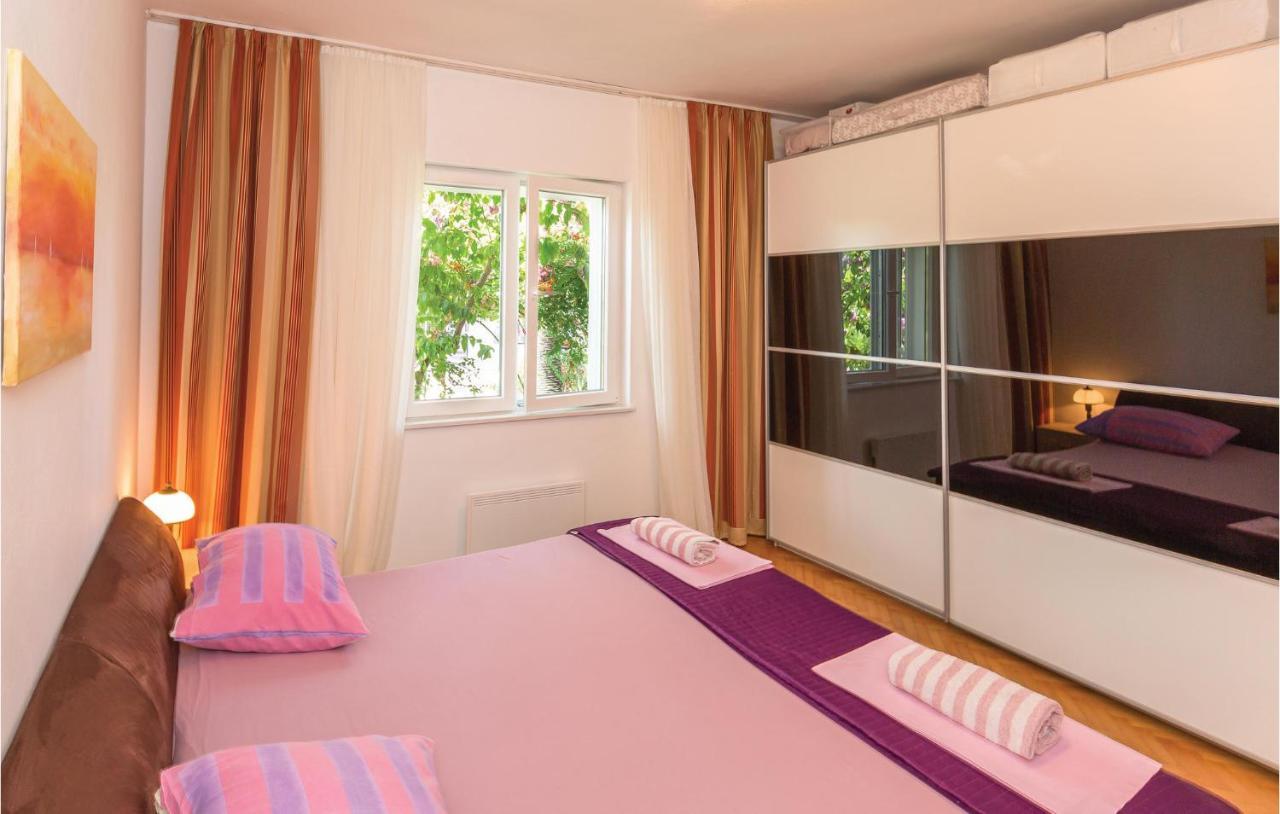 Lovely Apartment In Makarska With Wifi Luaran gambar