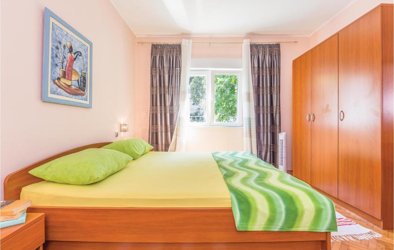 Lovely Apartment In Makarska With Wifi Luaran gambar