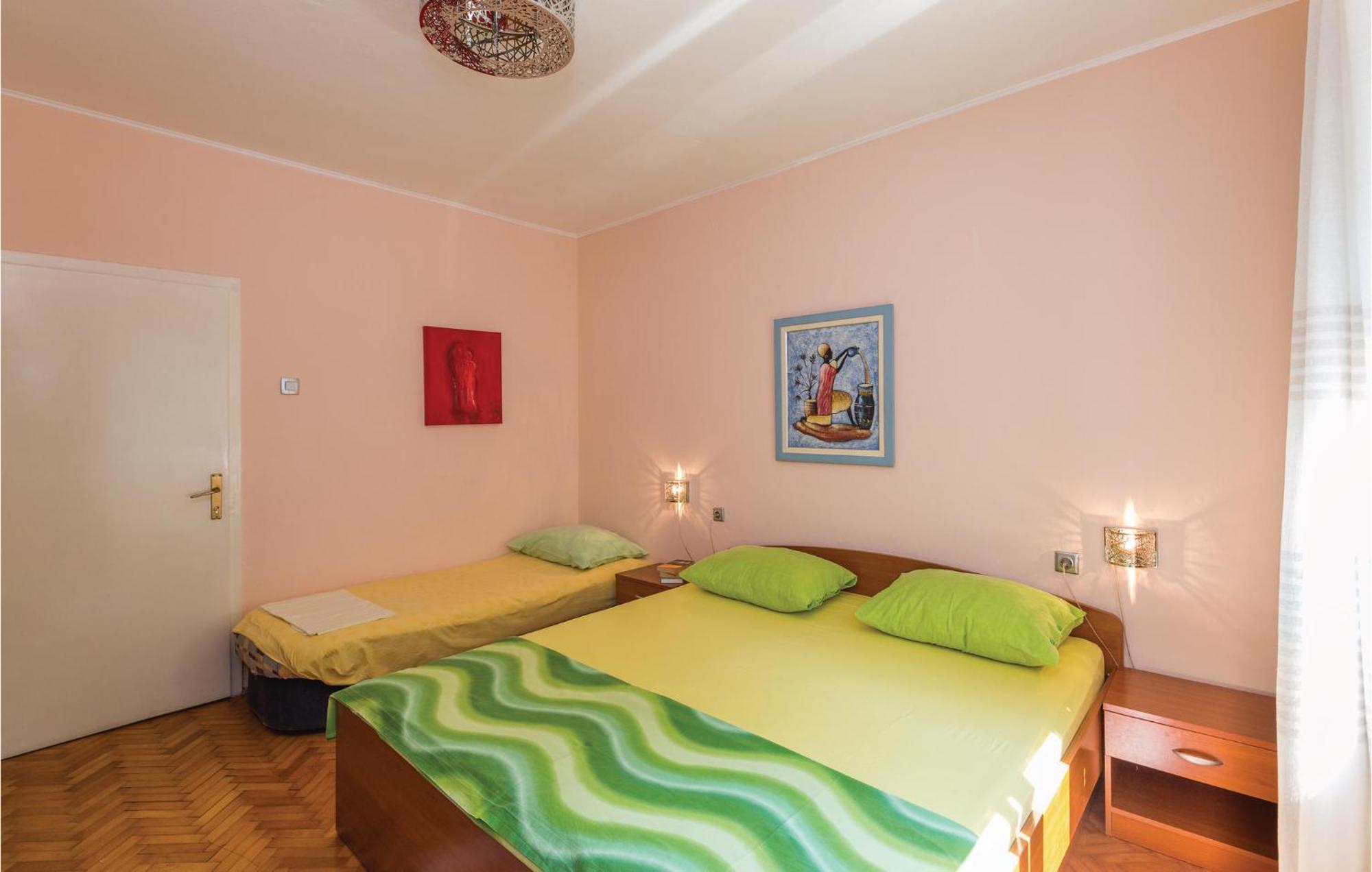 Lovely Apartment In Makarska With Wifi Luaran gambar