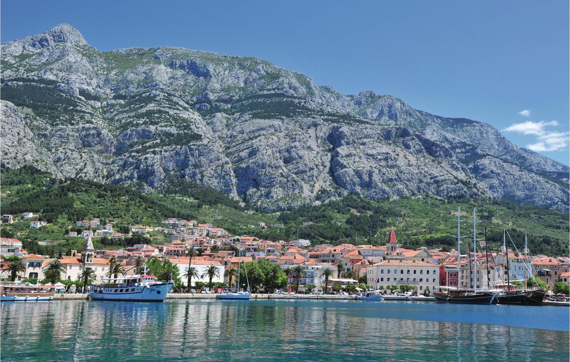 Lovely Apartment In Makarska With Wifi Luaran gambar