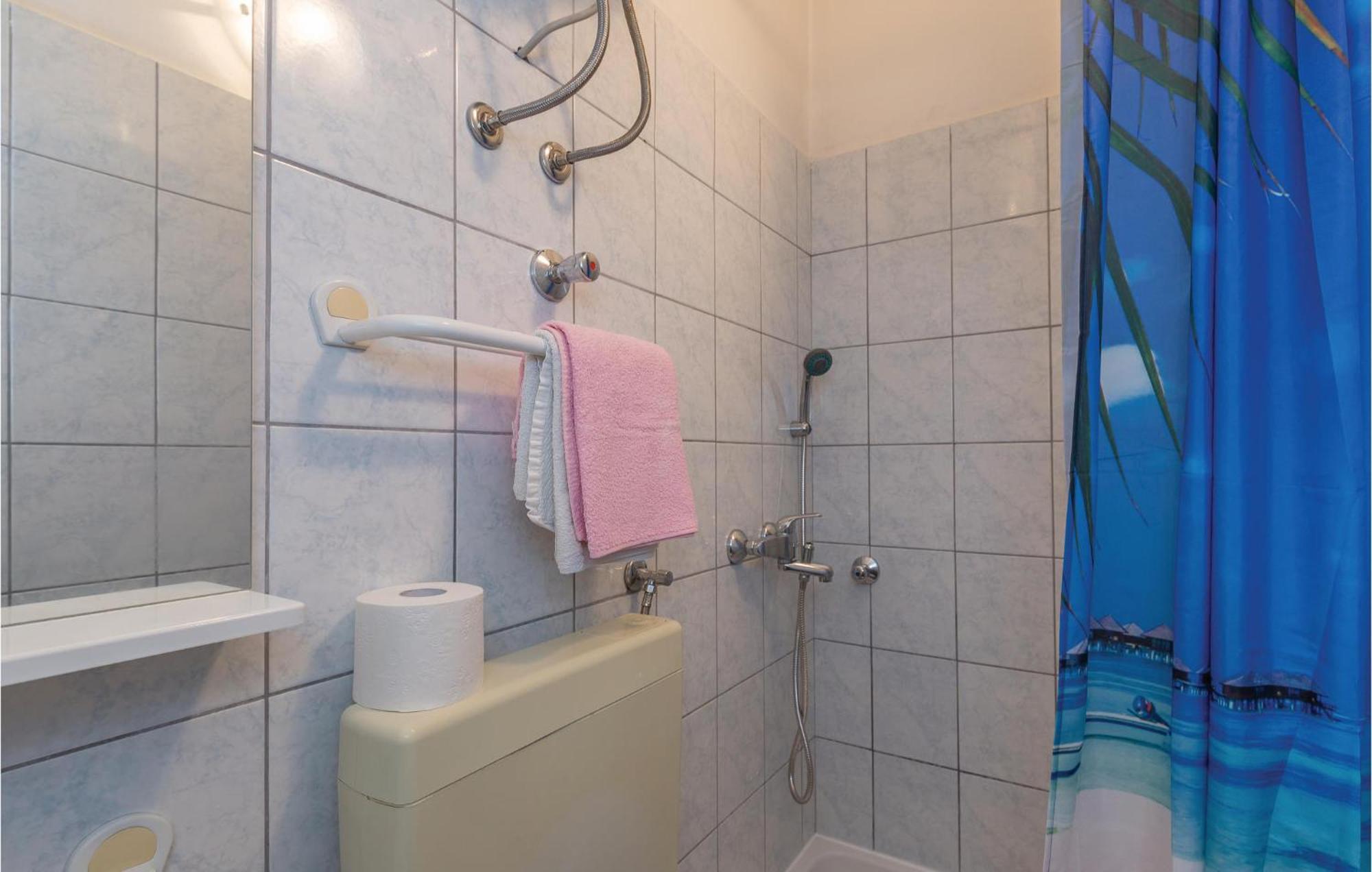 Lovely Apartment In Makarska With Wifi Luaran gambar