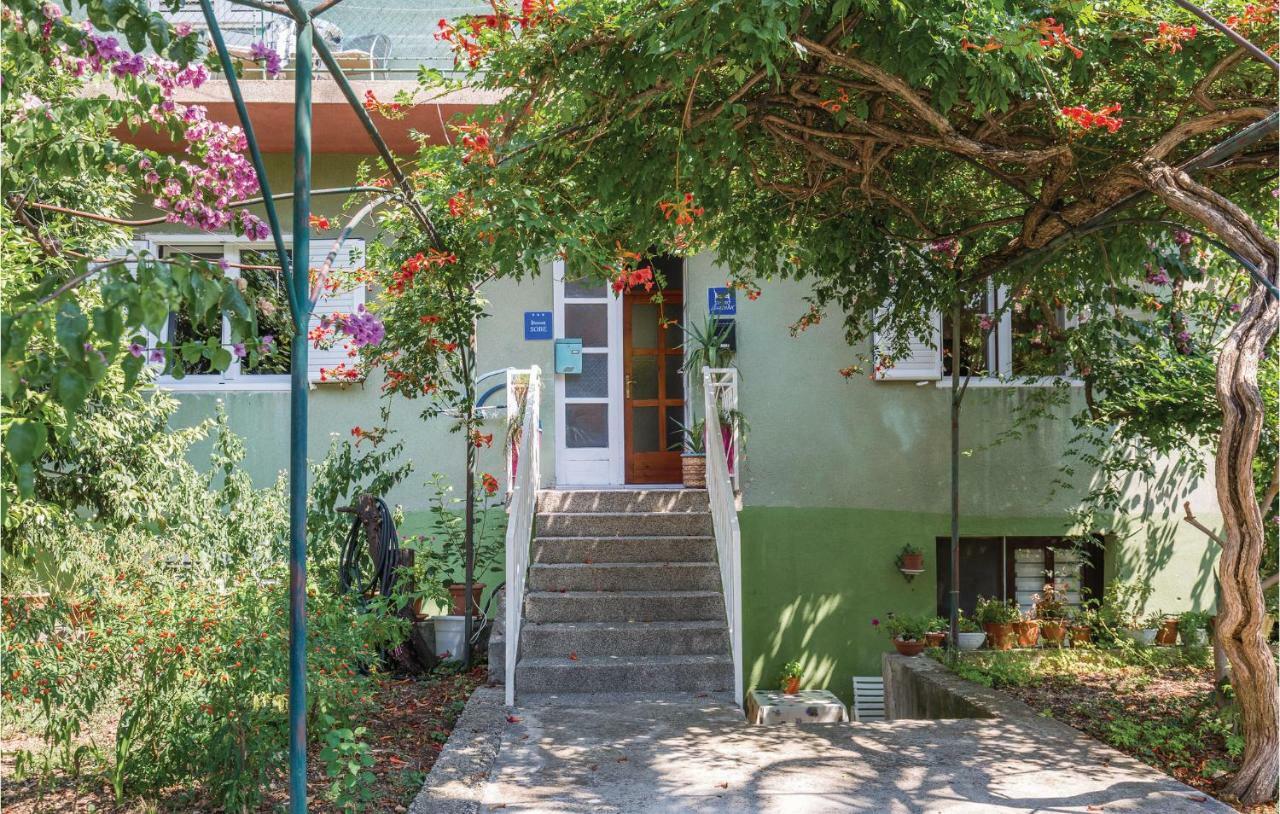 Lovely Apartment In Makarska With Wifi Luaran gambar